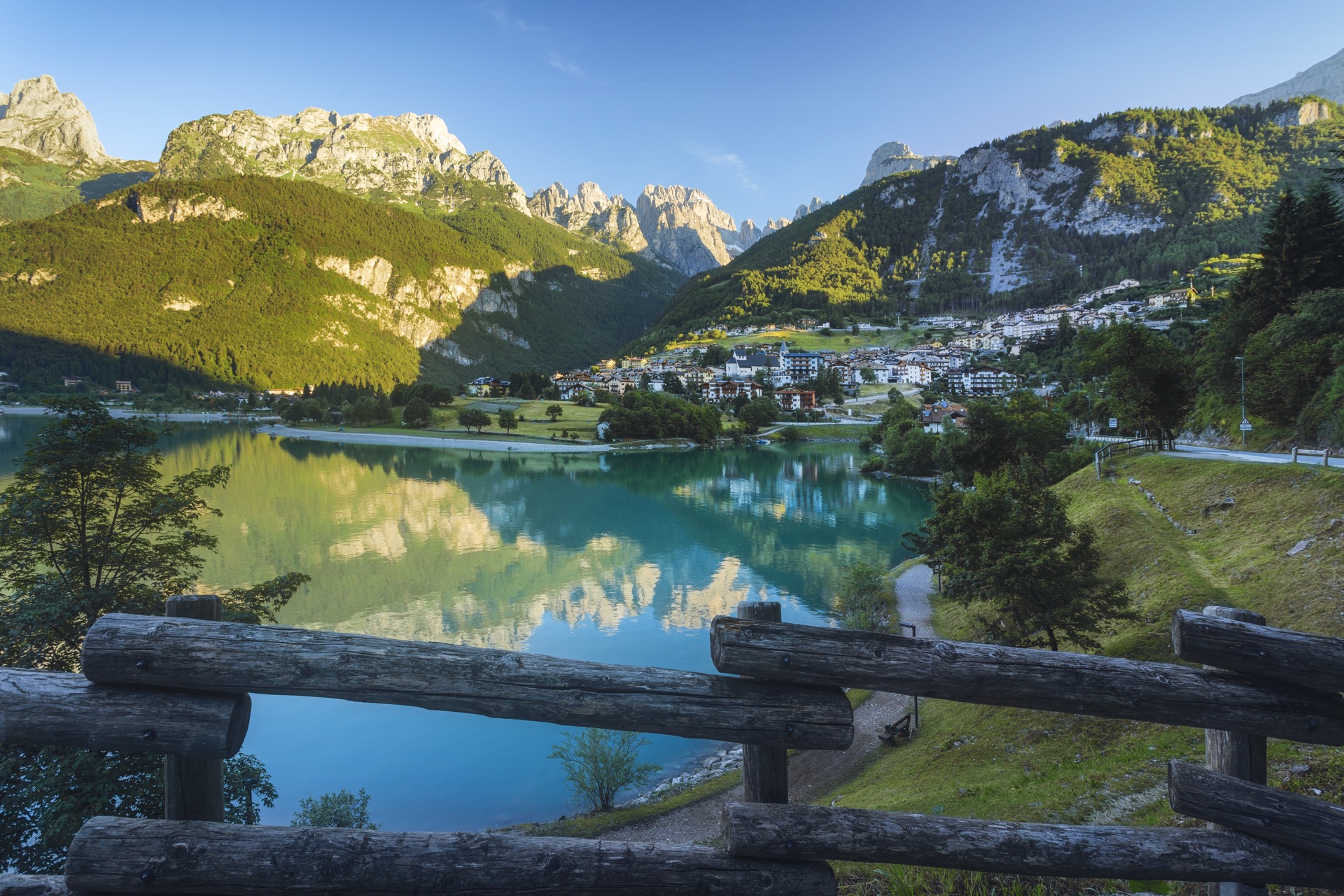 Der Molvenosee und die Brenta-Dolomiten